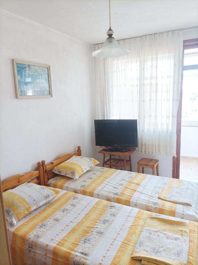 Kiki - Family Apartment Приморско Екстериор снимка